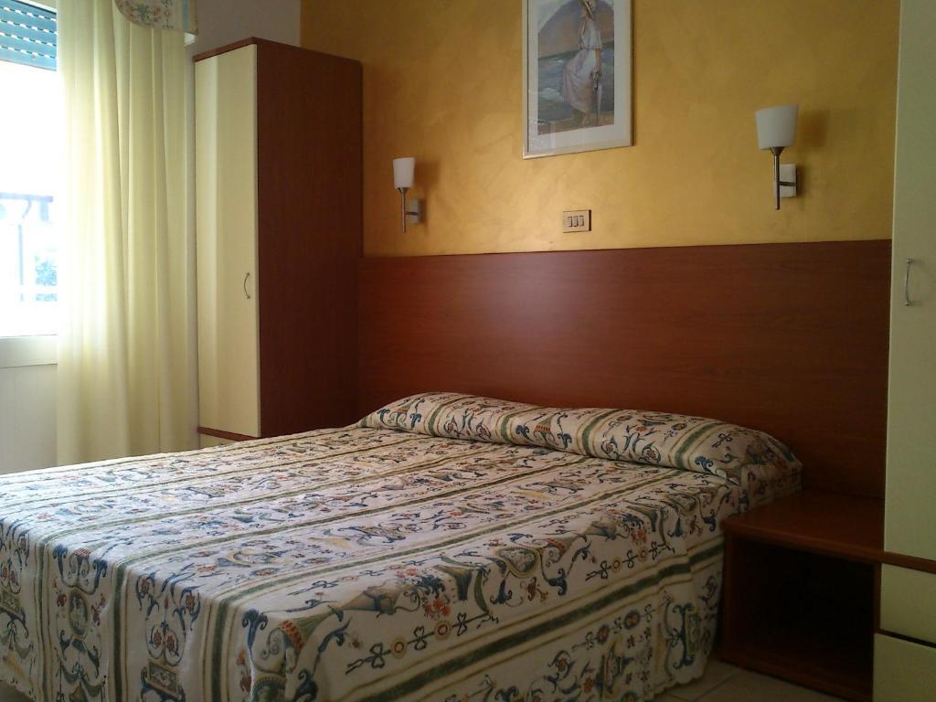 Hotel La Parigina Линьяно-Саббьядоро Номер фото